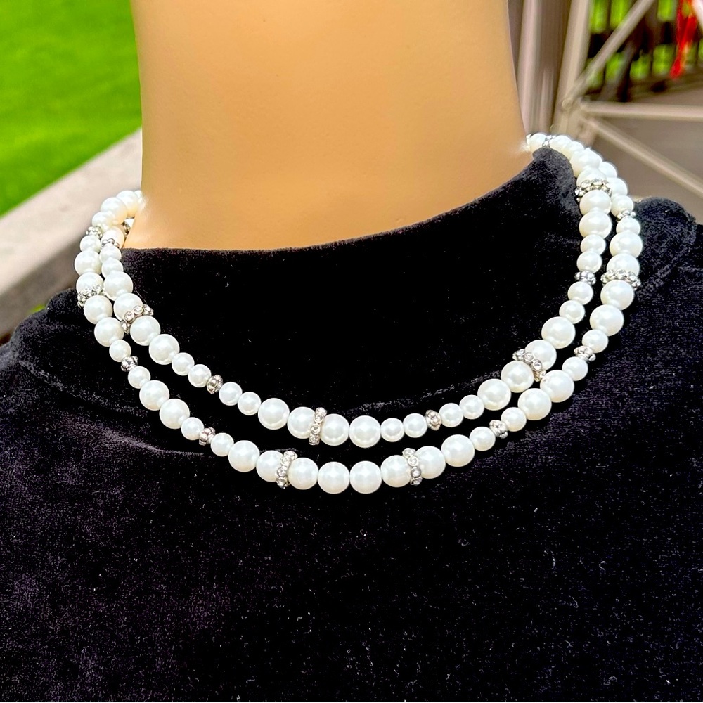 Double strand pearl necklace